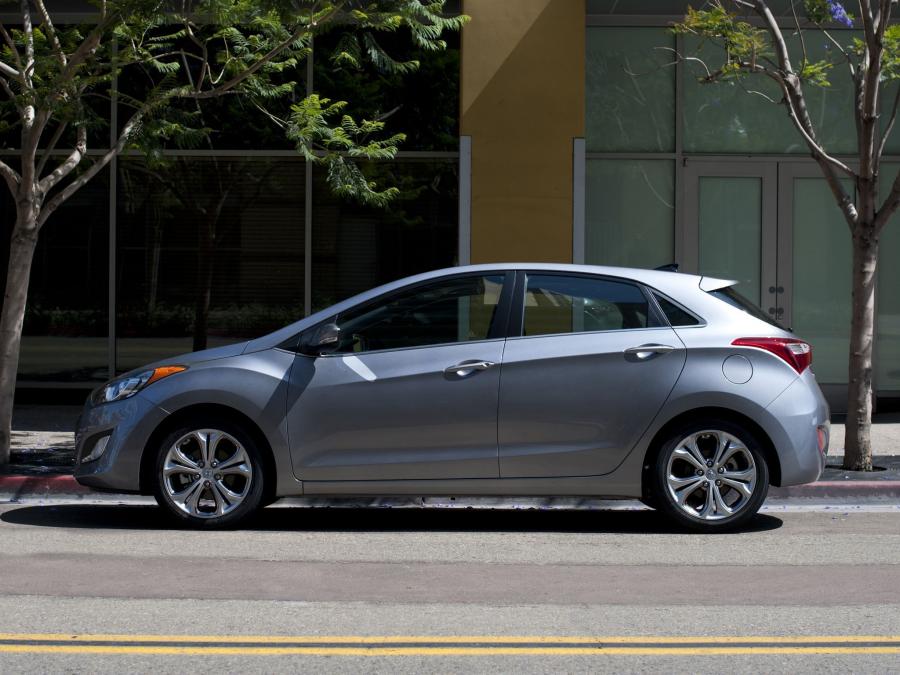  Hyundai Elantra GT 2012 года  (фото 19 из 151)